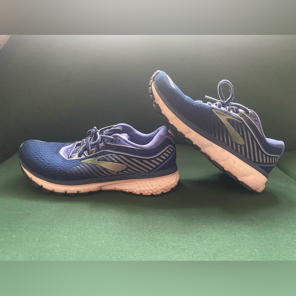 Brooks Ghost 12 Blue Running Shoes - Size 6
